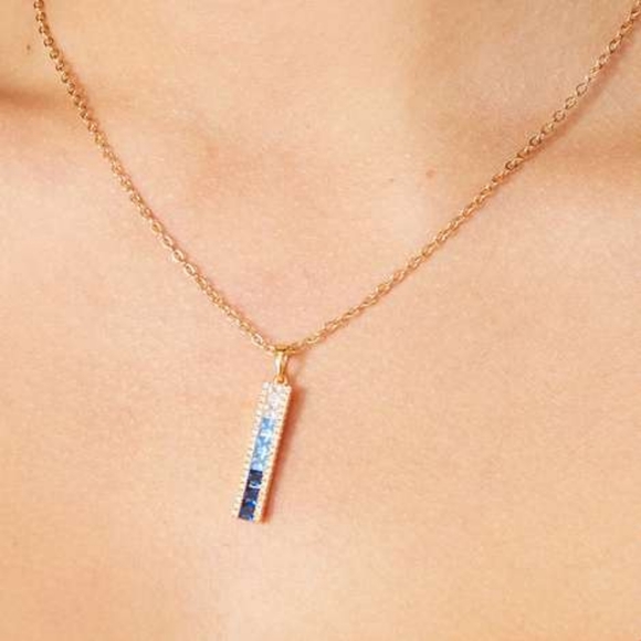 🆕Vince Camuto | Gold Plated Ombre Blue Necklace - Picture 1 of 2